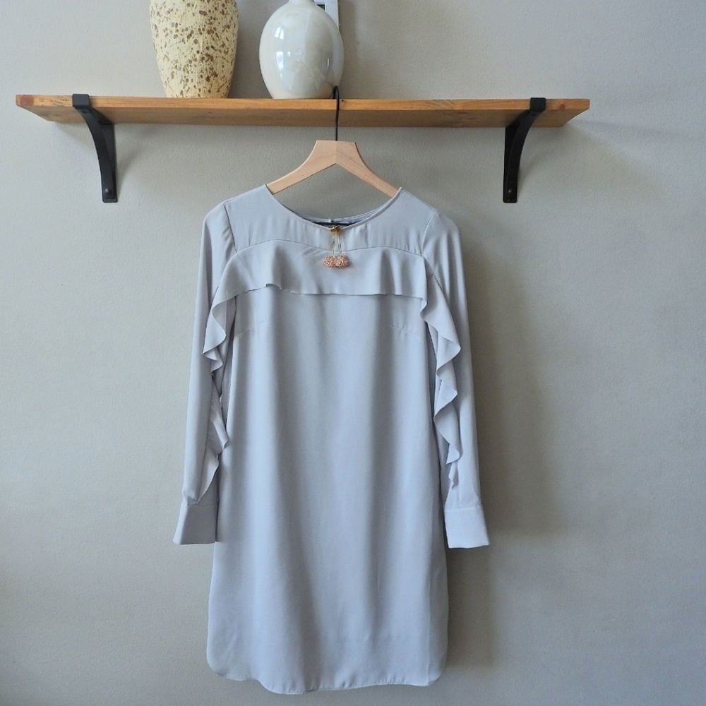 Banana republic long sleeve baby blue midi dress
